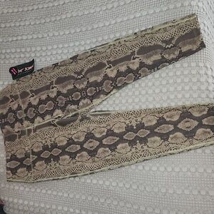 Betsey Johnson 7/8 Snake Leggings